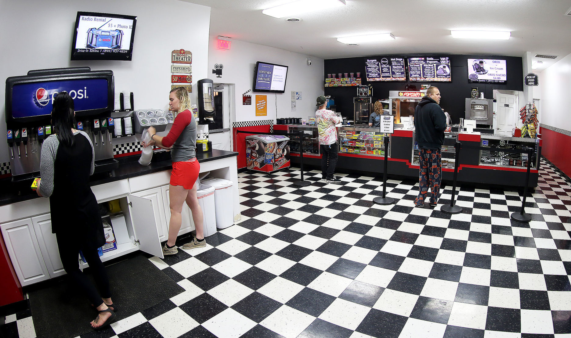 090918-qct-qca-Drive-In-005